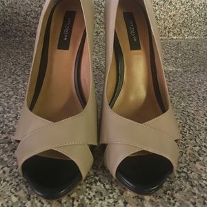 Ann Taylor heels leather size 7.5 NWOT